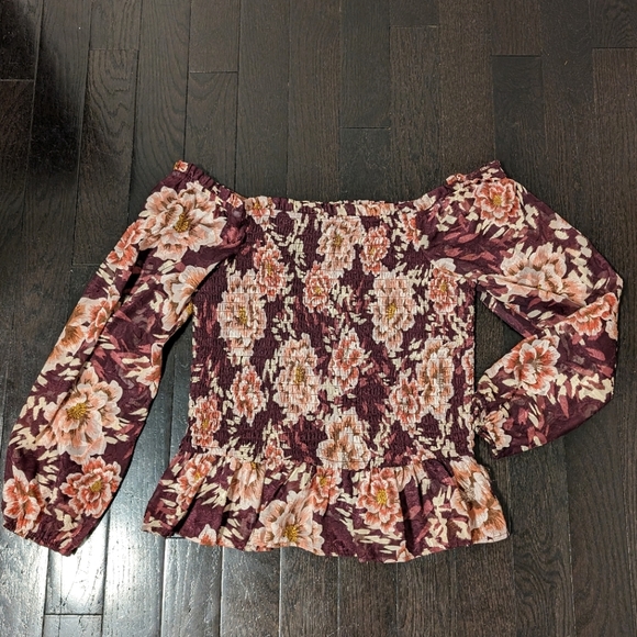 2/$40 ✨Floral Peplum Blouse - Picture 2 of 5
